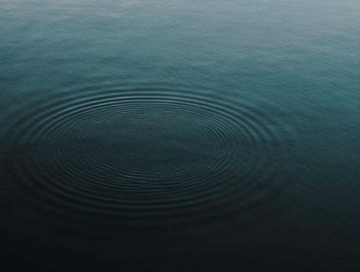 Agua calmada shavasana